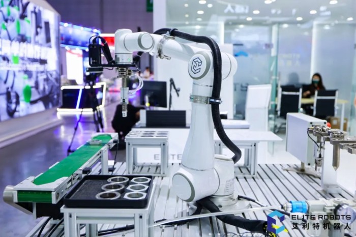 艾利特機(jī)器人基礎(chǔ)教育工作站